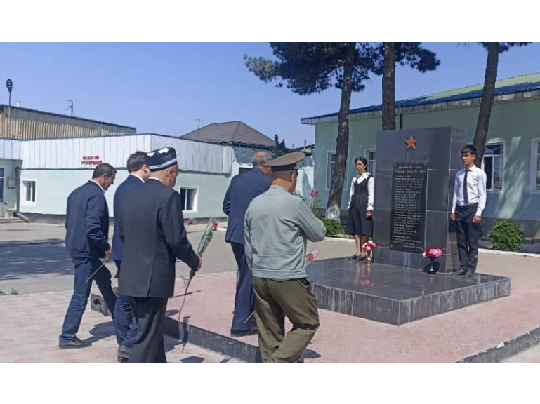 В школе № 24 Бободжон-Гафуровского района отпраздновали День Победы